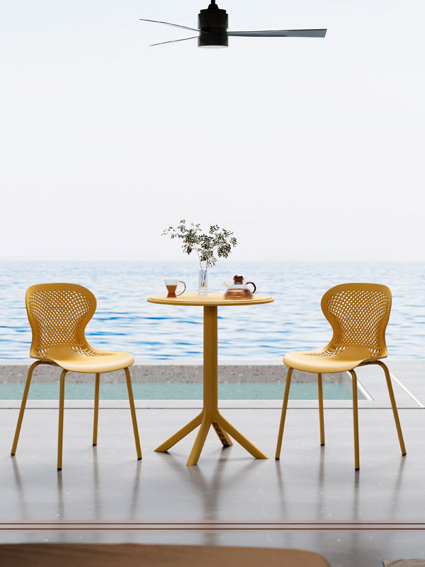 <center>Outdoor Chair</center>